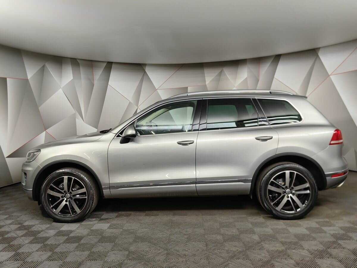 Купить Volkswagen Touareg с пробегом. Фото: #4