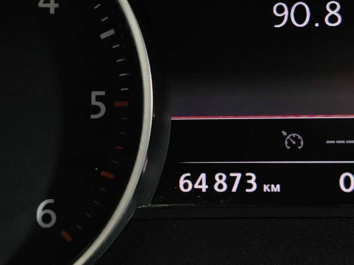 Купить Volkswagen Touareg с пробегом. Фото: #15