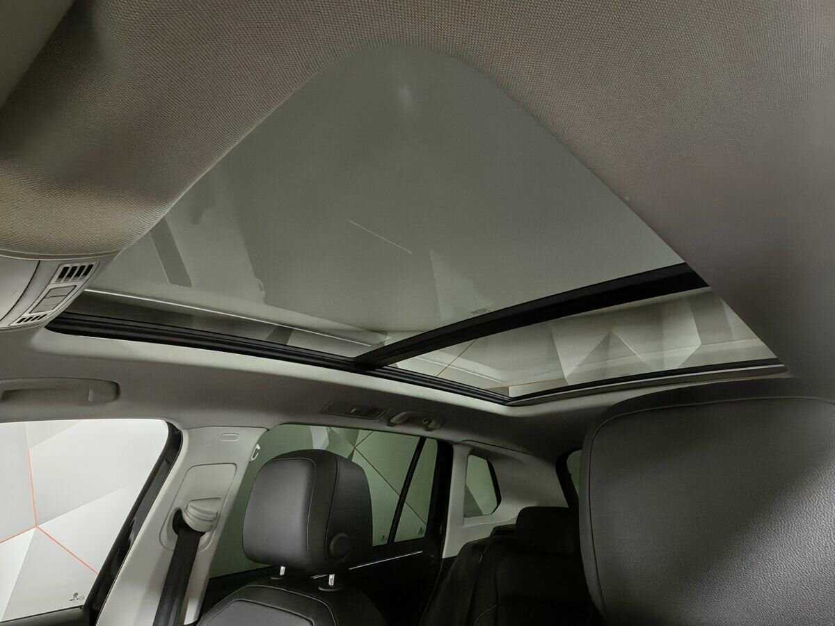 Купить Volkswagen Tiguan с пробегом. Фото: #17