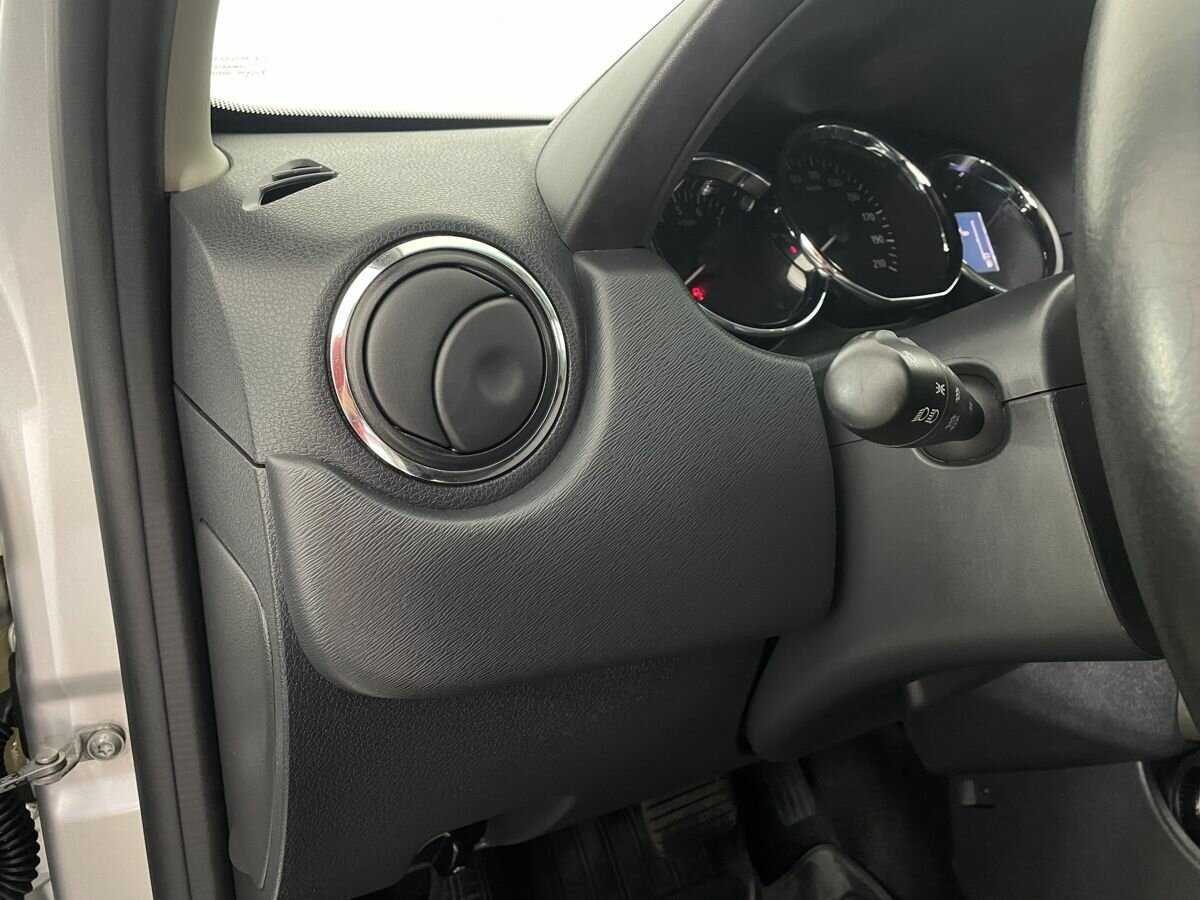 Купить Nissan Terrano с пробегом. Фото: #8