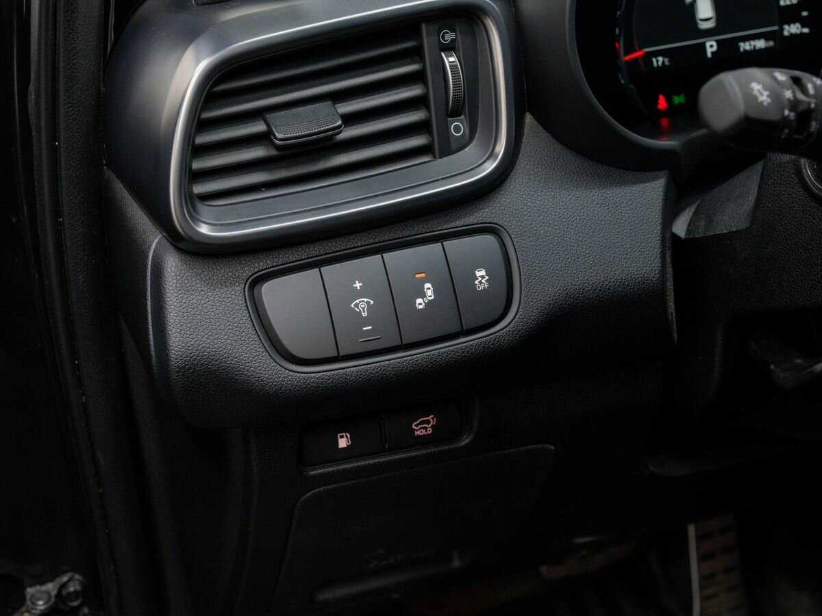 Купить Kia Sorento с пробегом. Фото: #17