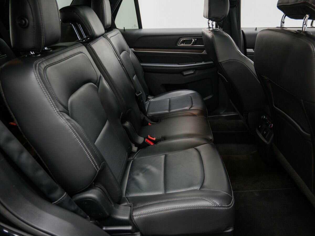 Купить Ford Explorer с пробегом. Фото: #8