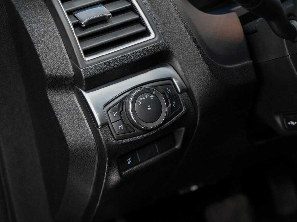 Купить Ford Explorer с пробегом. Фото: #19