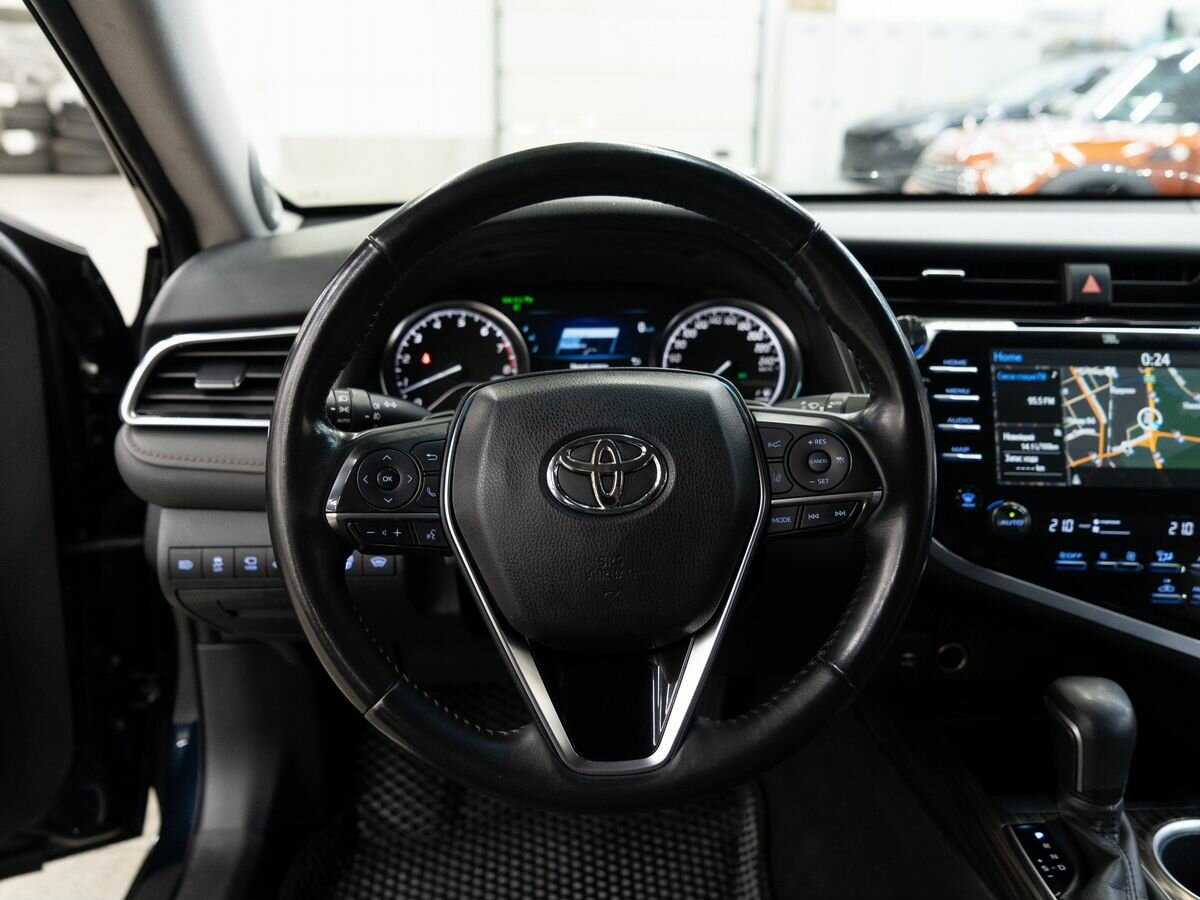 Купить Toyota Camry с пробегом. Фото: #4