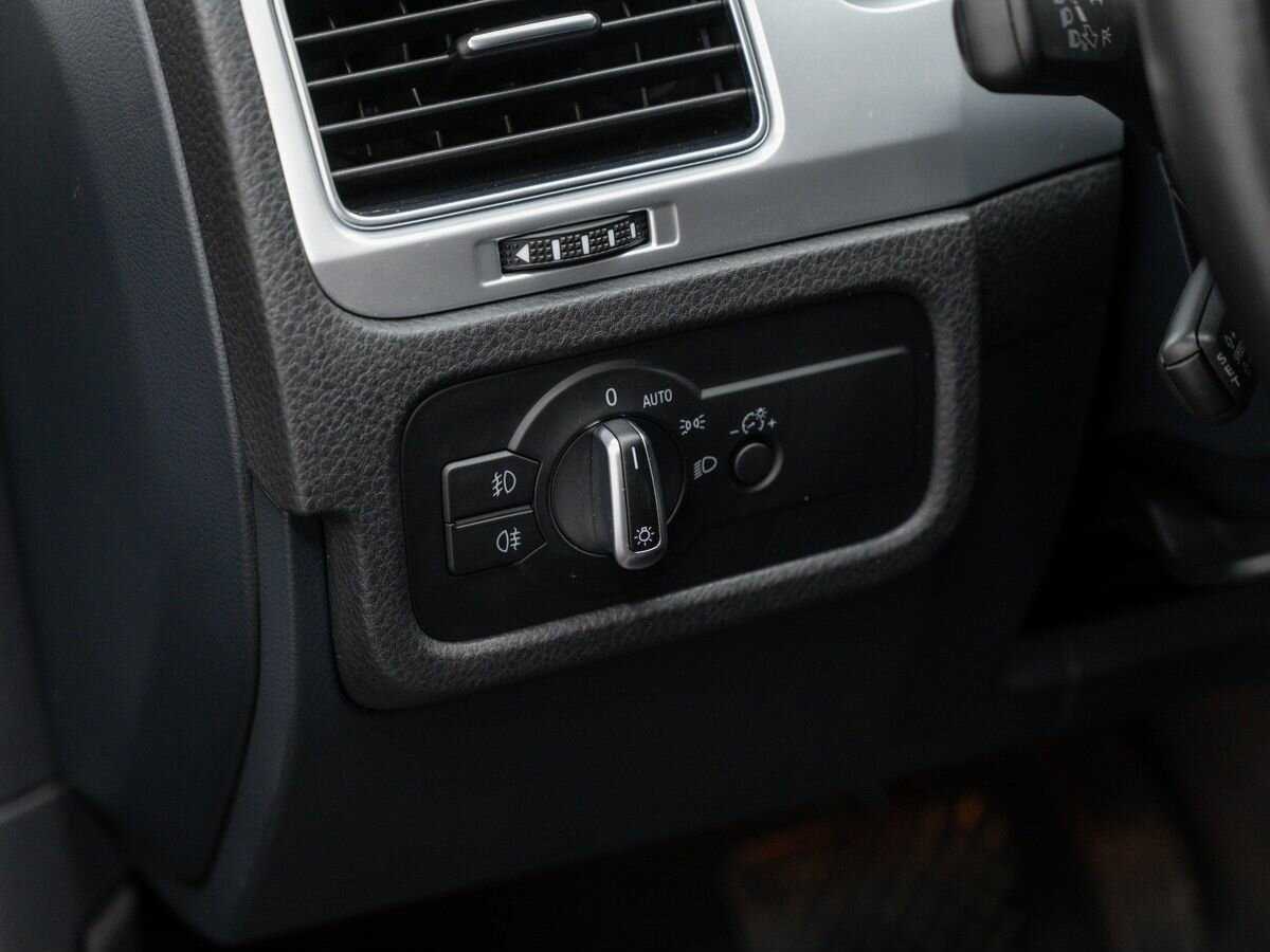 Купить Volkswagen Touareg с пробегом. Фото: #16