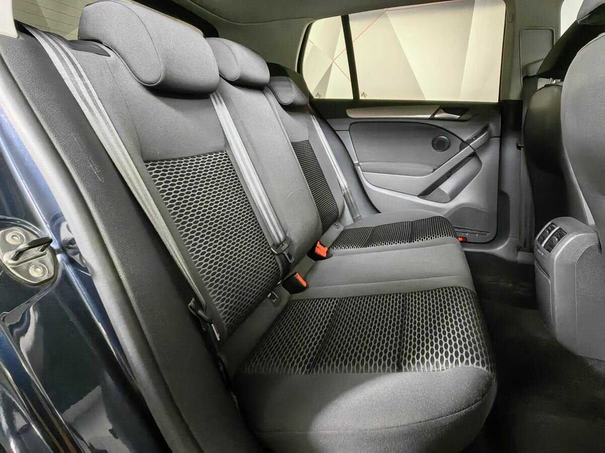 Купить Volkswagen Golf с пробегом. Фото: #11