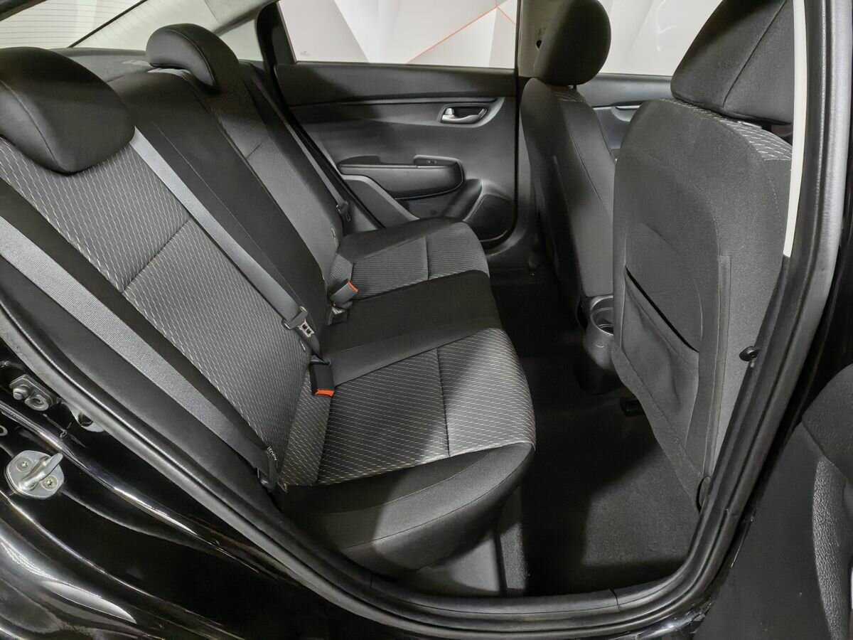 Купить Kia Rio с пробегом. Фото: #11