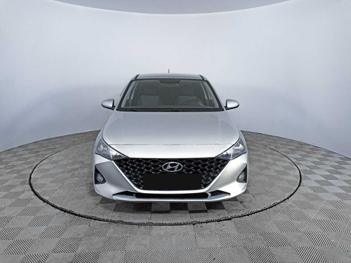 Купить Hyundai Solaris с пробегом. Фото: #1