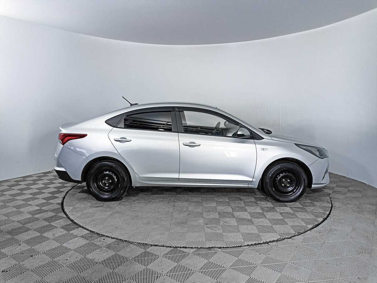 Купить Hyundai Solaris с пробегом. Фото: #3