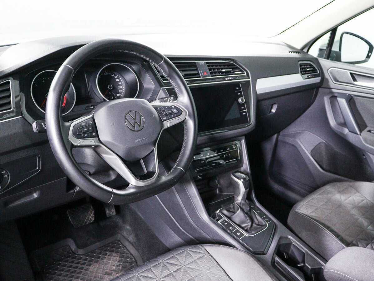 Купить Volkswagen Tiguan с пробегом. Фото: #11