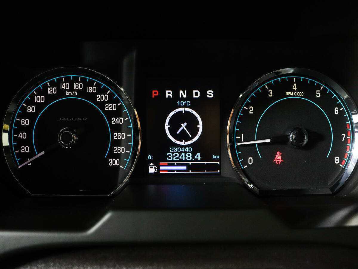 Купить Jaguar XF с пробегом. Фото: #10