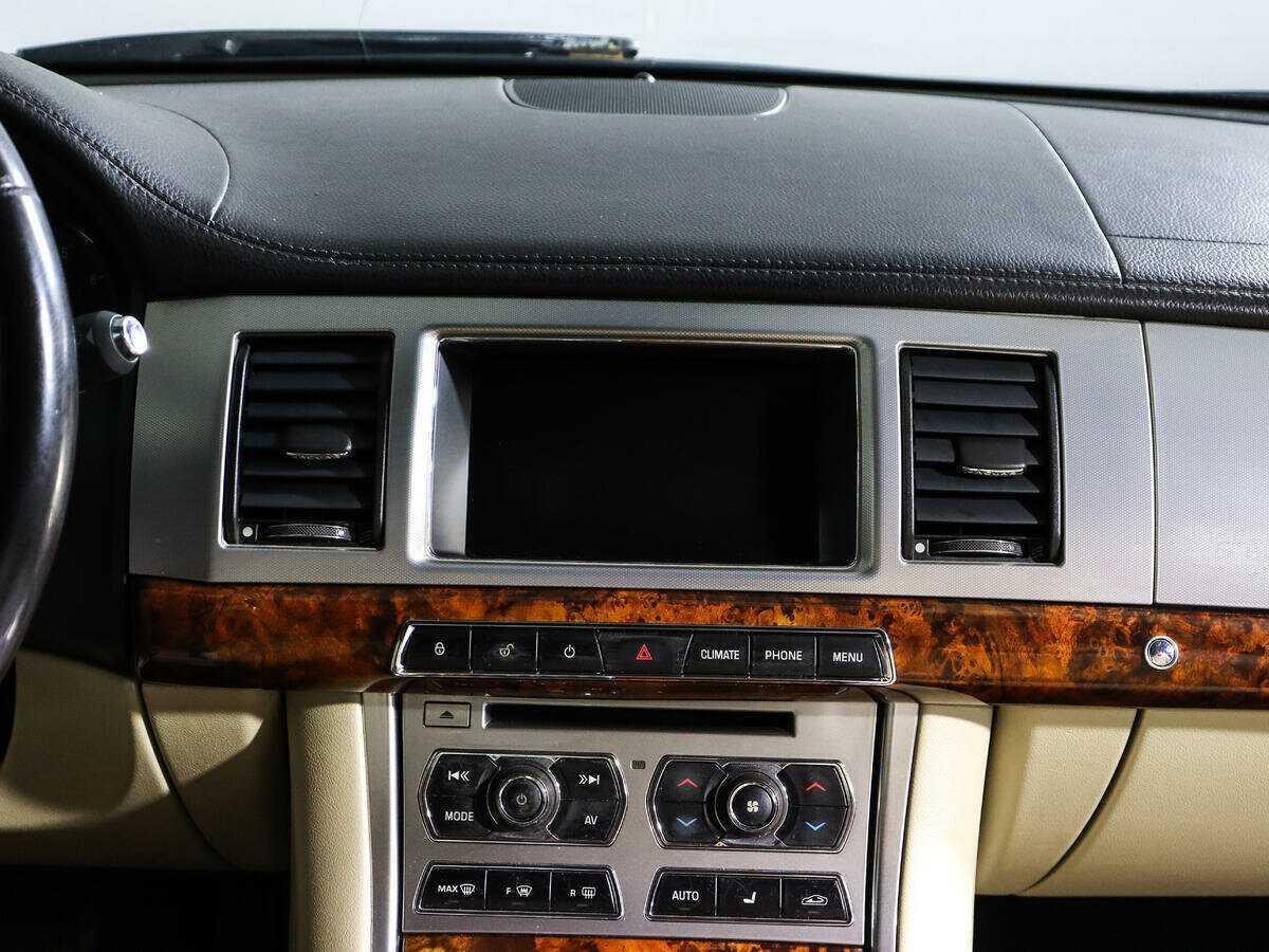 Купить Jaguar XF с пробегом. Фото: #12