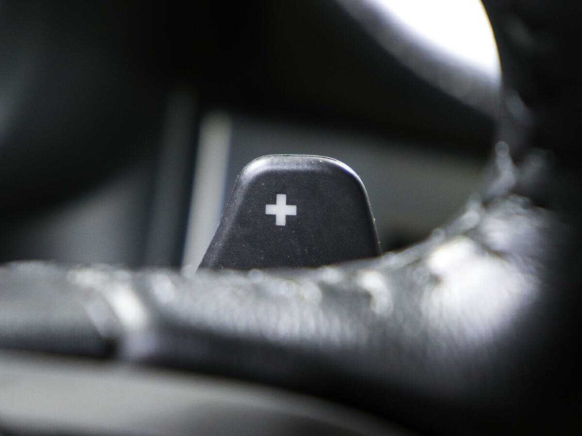 Купить Jaguar XF с пробегом. Фото: #18