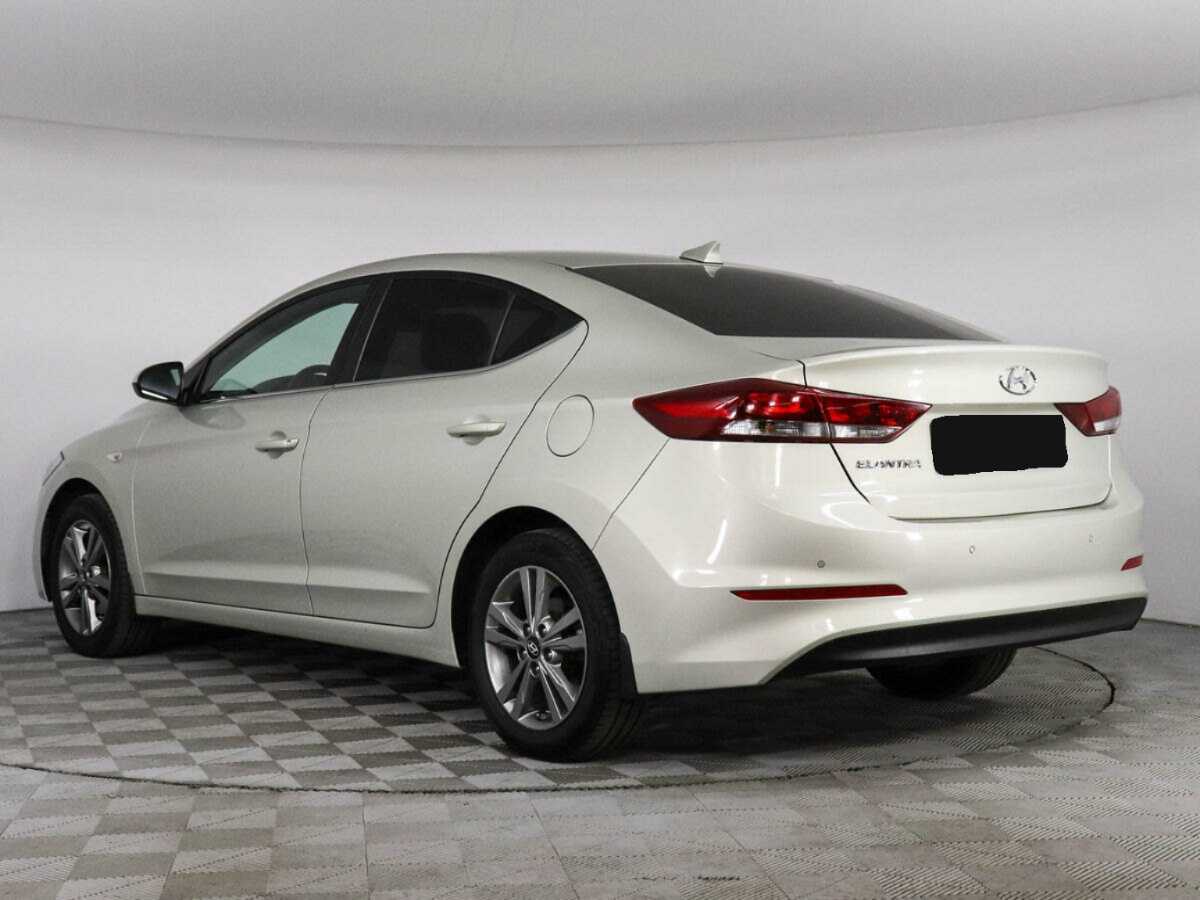 Купить Hyundai Elantra с пробегом. Фото: #6
