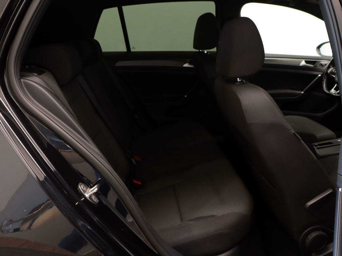 Купить Volkswagen Golf с пробегом. Фото: #7