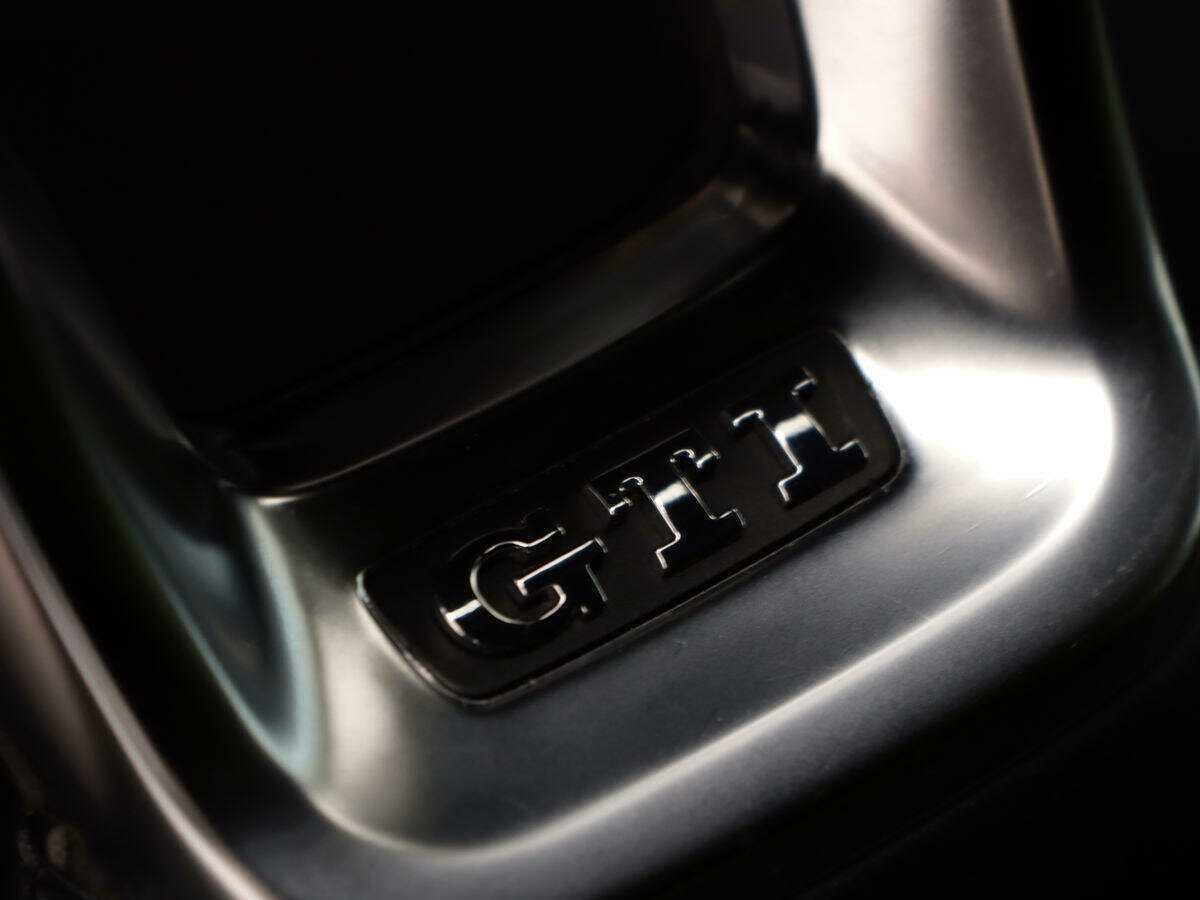 Купить Volkswagen Golf с пробегом. Фото: #20