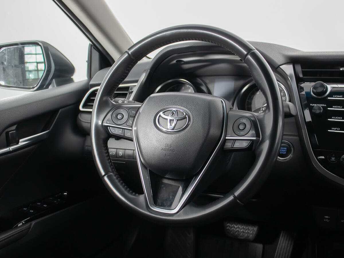 Купить Toyota Camry с пробегом. Фото: #18