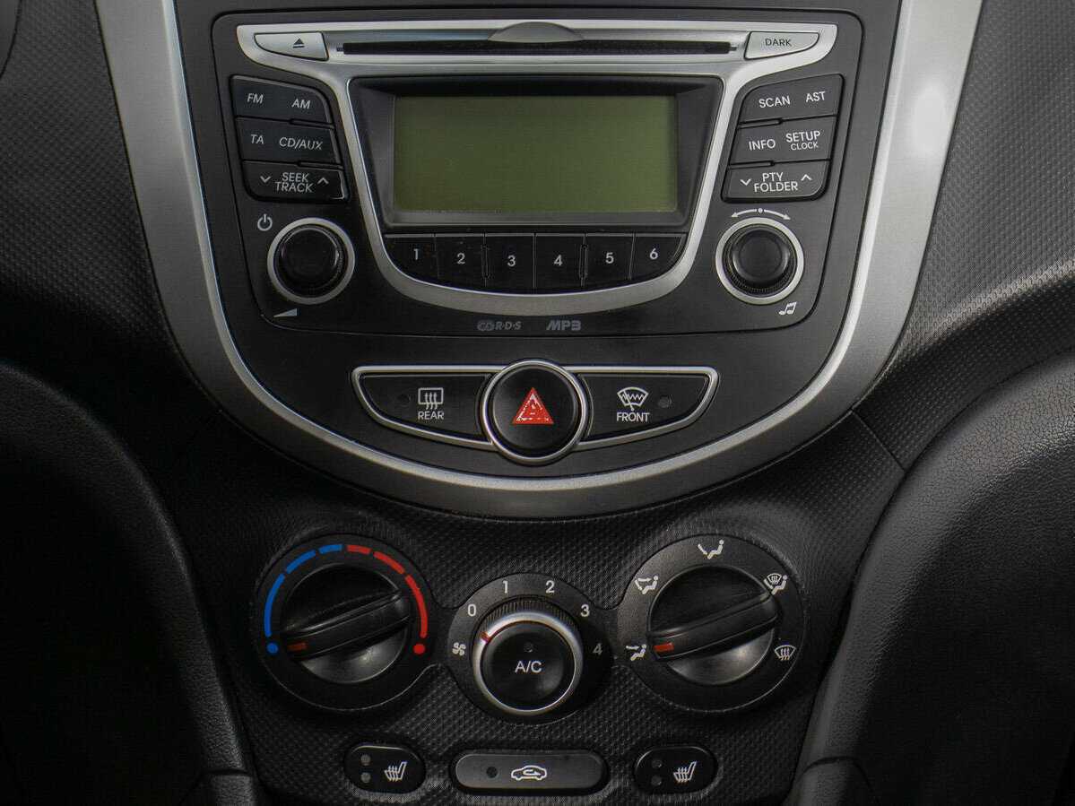 Купить Hyundai Solaris с пробегом. Фото: #13