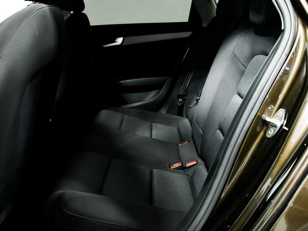 Купить Audi A4 с пробегом. Фото: #9