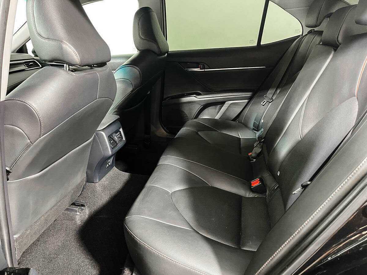 Купить Toyota Camry с пробегом. Фото: #9