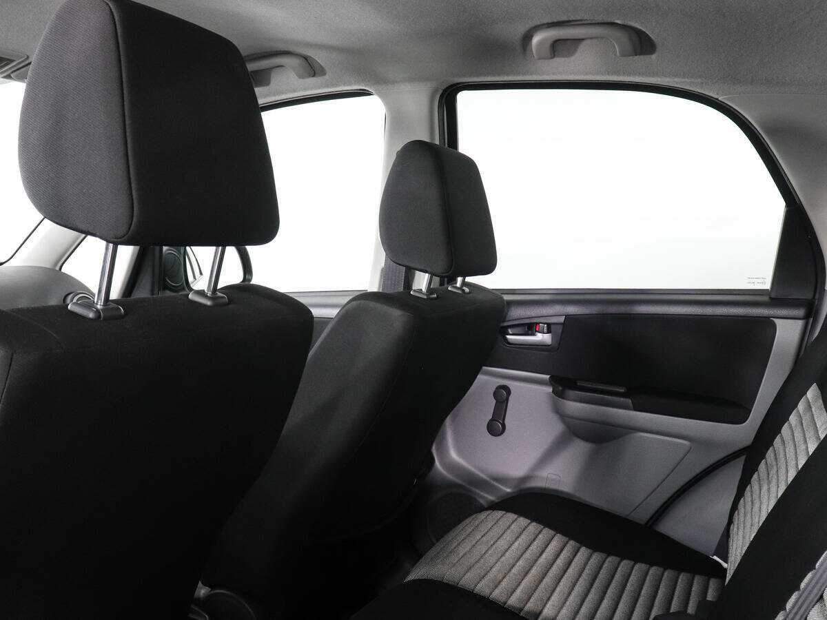 Купить Suzuki SX4 с пробегом. Фото: #11