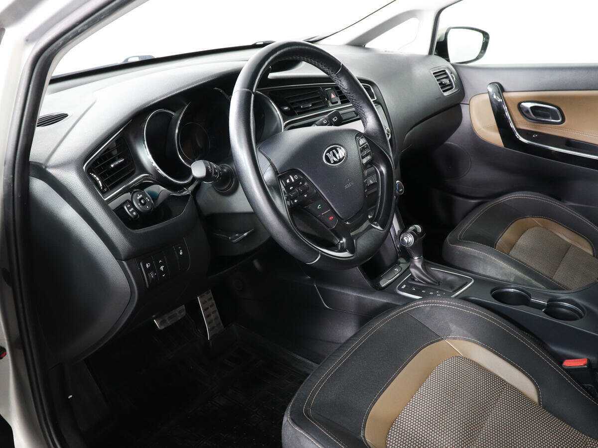 Купить Kia Ceed с пробегом. Фото: #9