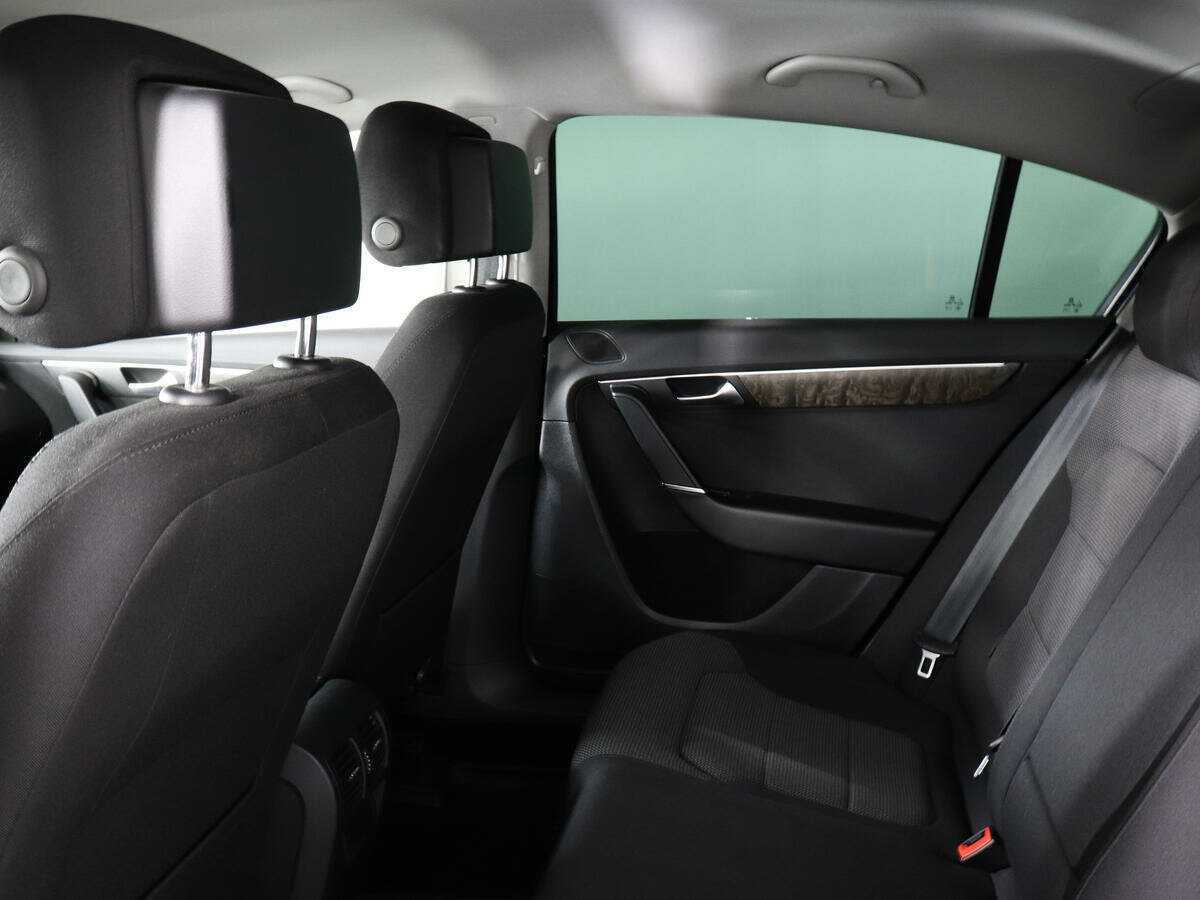 Купить Volkswagen Passat с пробегом. Фото: #11