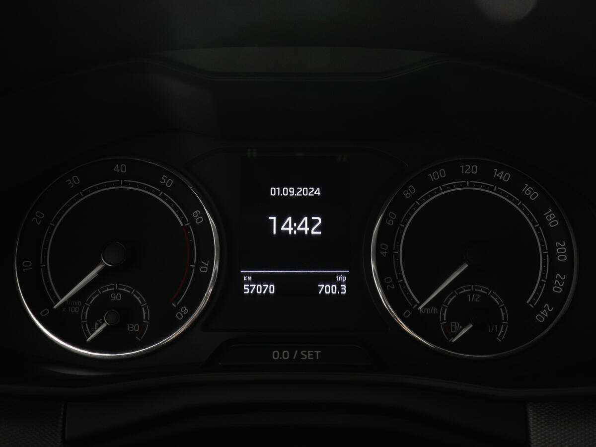 Купить Skoda Rapid с пробегом. Фото: #10