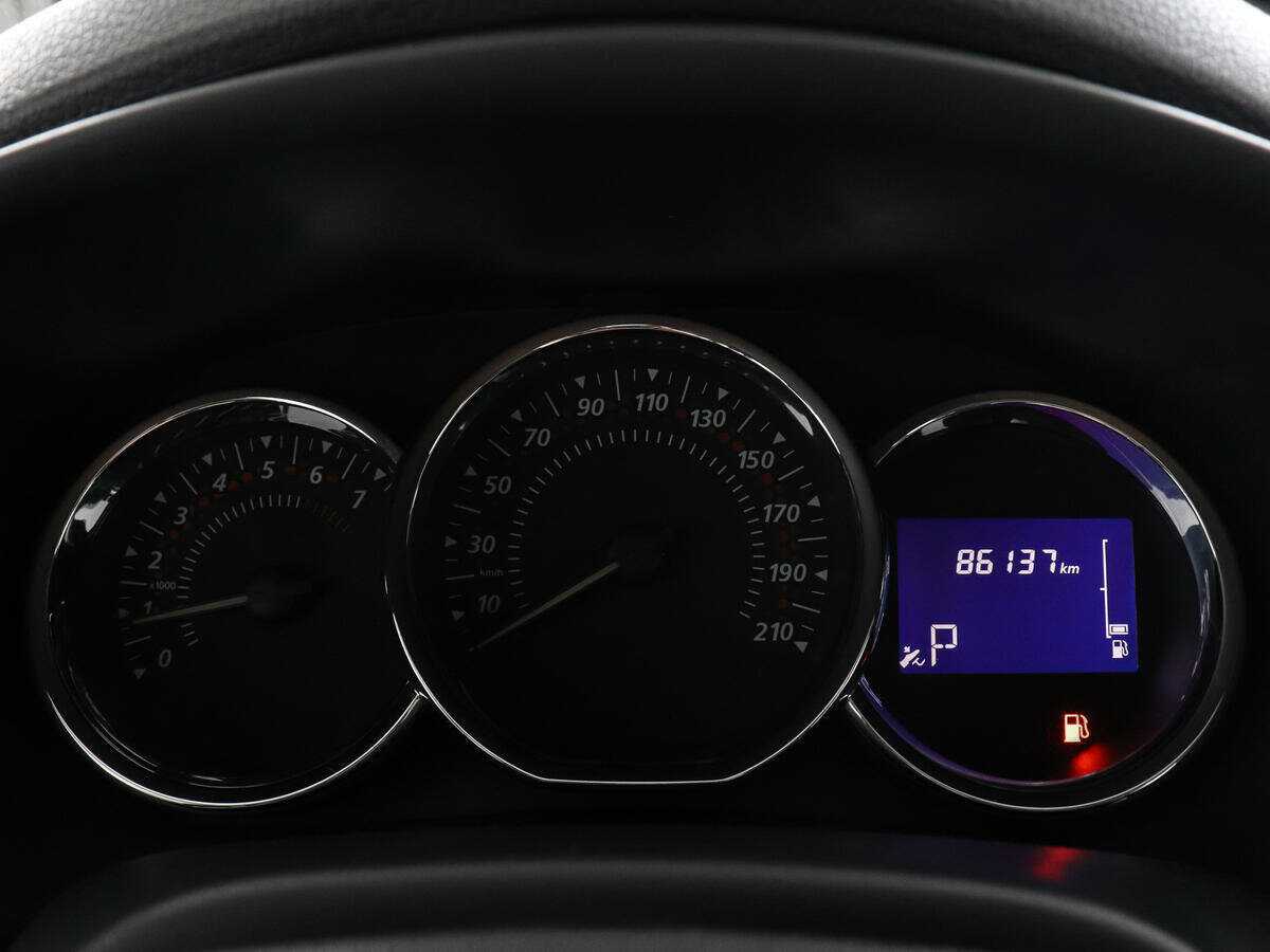 Купить Renault Sandero с пробегом. Фото: #10