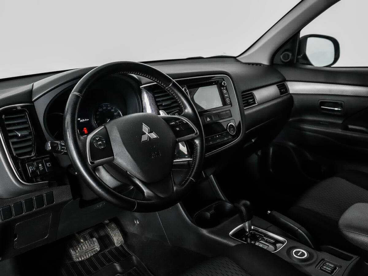 Купить Mitsubishi Outlander с пробегом. Фото: #8