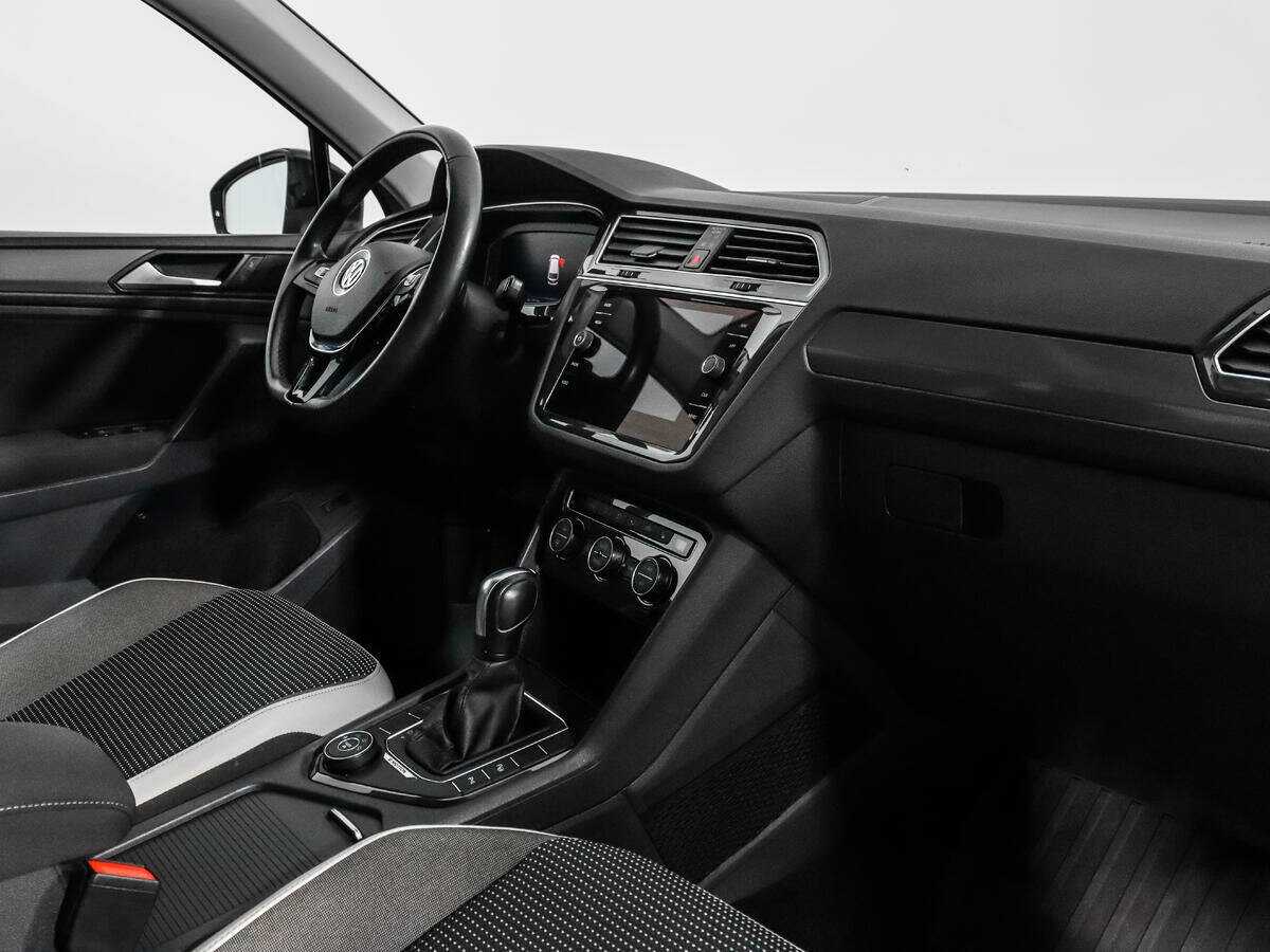 Купить Volkswagen Tiguan с пробегом. Фото: #12
