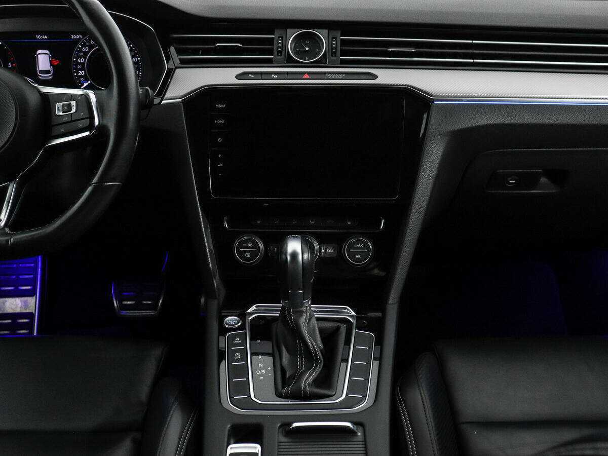 Купить Volkswagen Passat с пробегом. Фото: #13