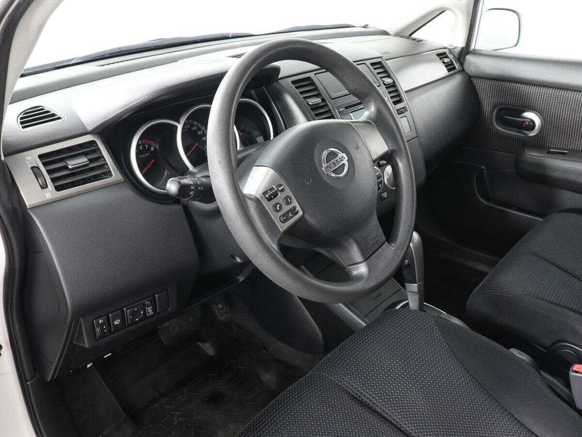Купить Nissan Tiida с пробегом. Фото: #8