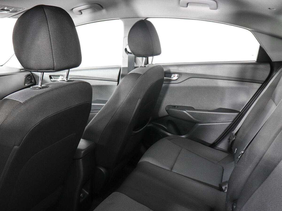 Купить Hyundai Solaris с пробегом. Фото: #11