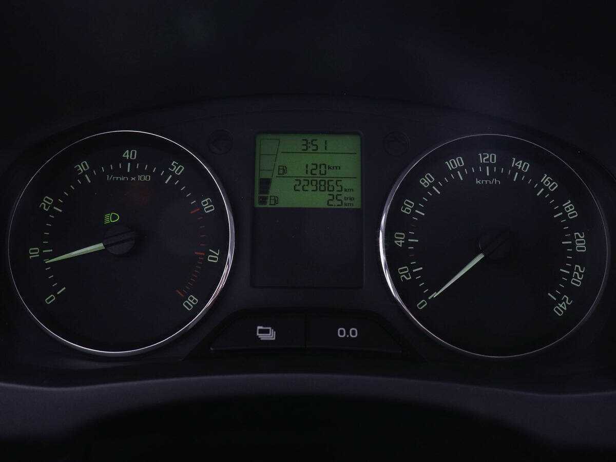 Купить Skoda Fabia с пробегом. Фото: #6