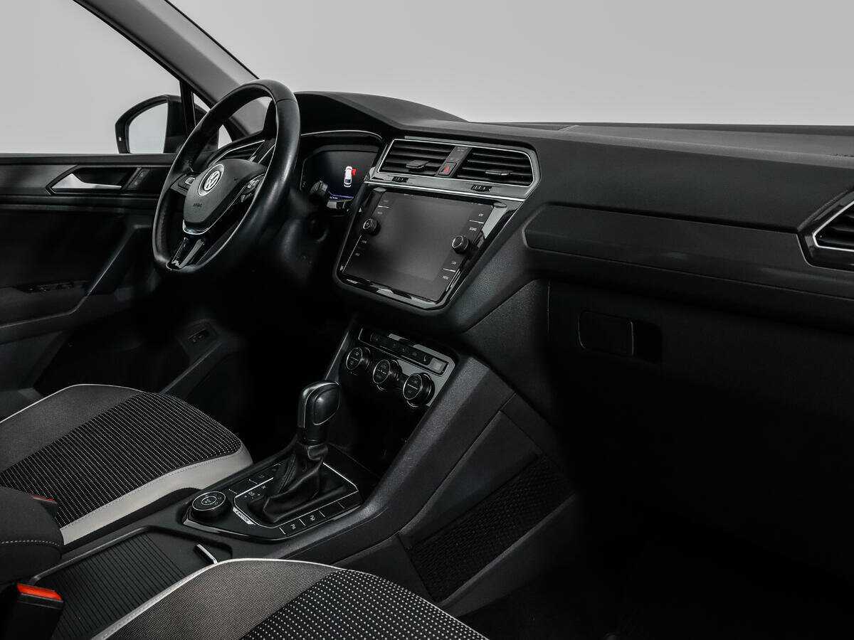 Купить Volkswagen Tiguan с пробегом. Фото: #12