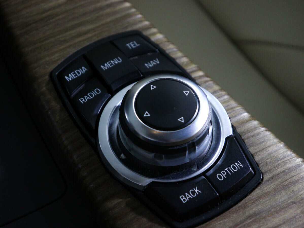 Купить BMW 3 серии с пробегом. Фото: #25