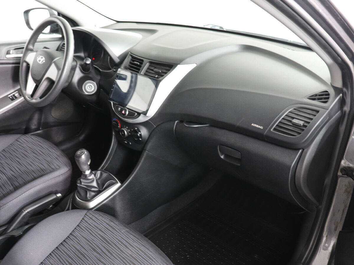 Купить Hyundai Solaris с пробегом. Фото: #9