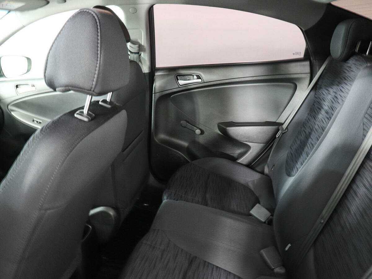 Купить Hyundai Solaris с пробегом. Фото: #11