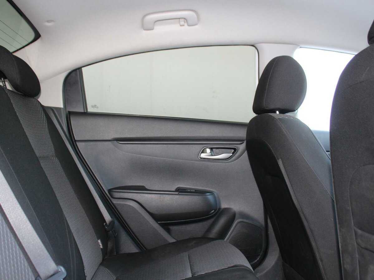 Купить Kia Rio с пробегом. Фото: #14