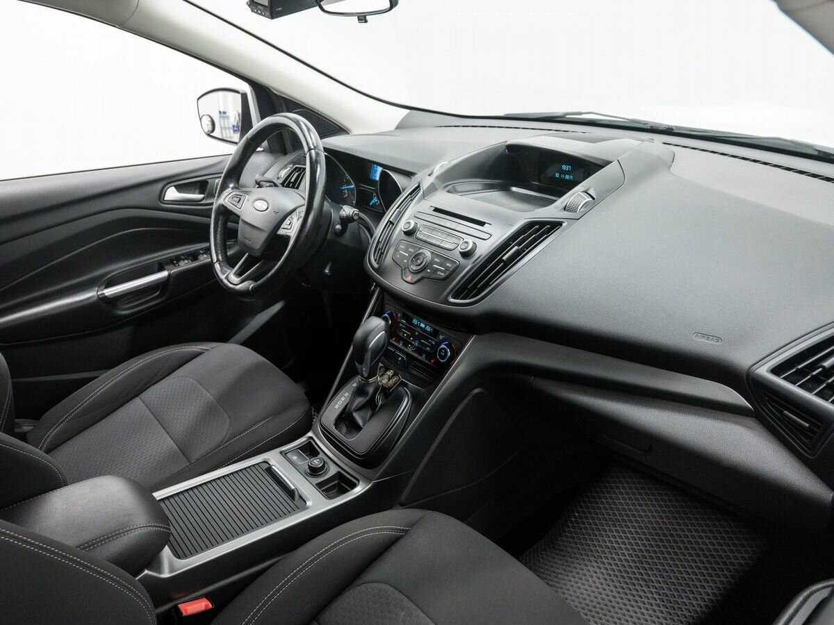 Купить Ford Kuga с пробегом. Фото: #7