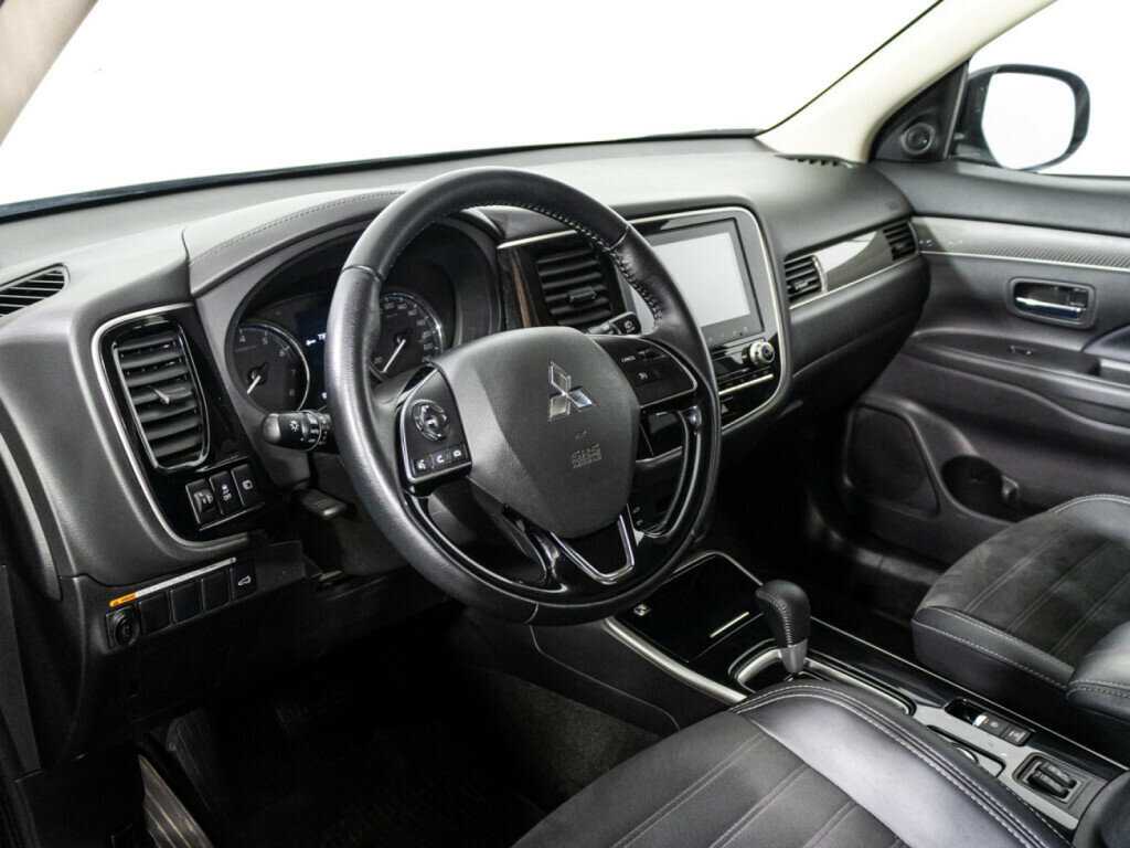 Купить Mitsubishi Outlander с пробегом. Фото: #10