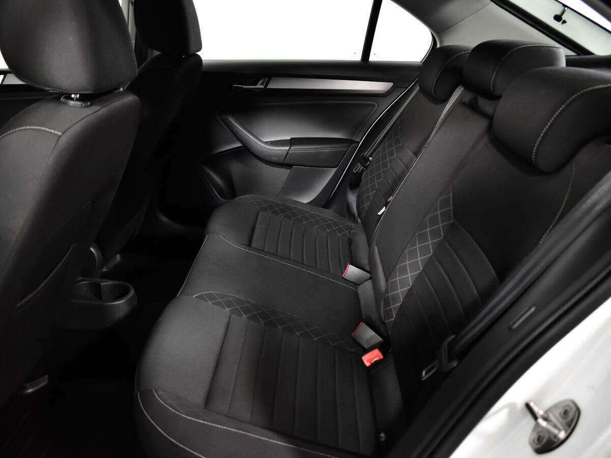 Купить Skoda Rapid с пробегом. Фото: #9