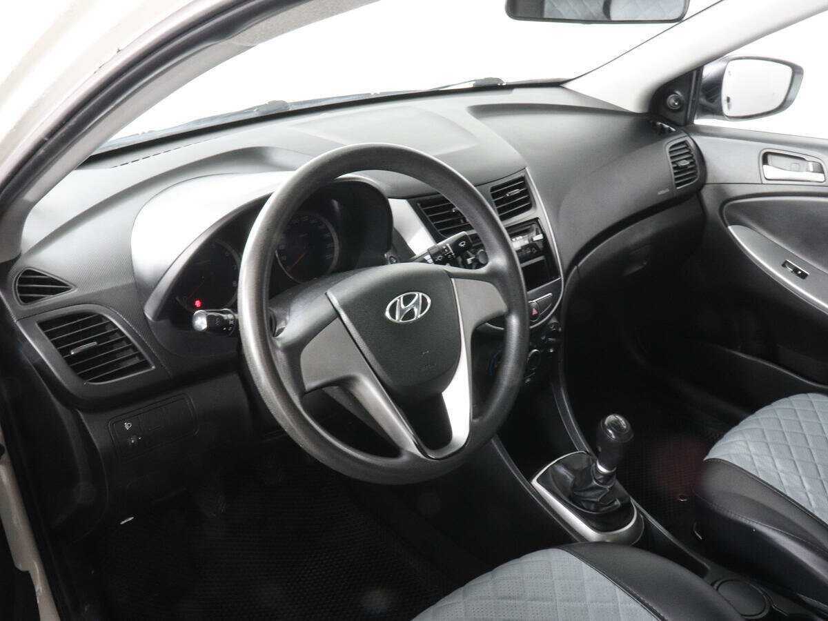 Купить Hyundai Solaris с пробегом. Фото: #8