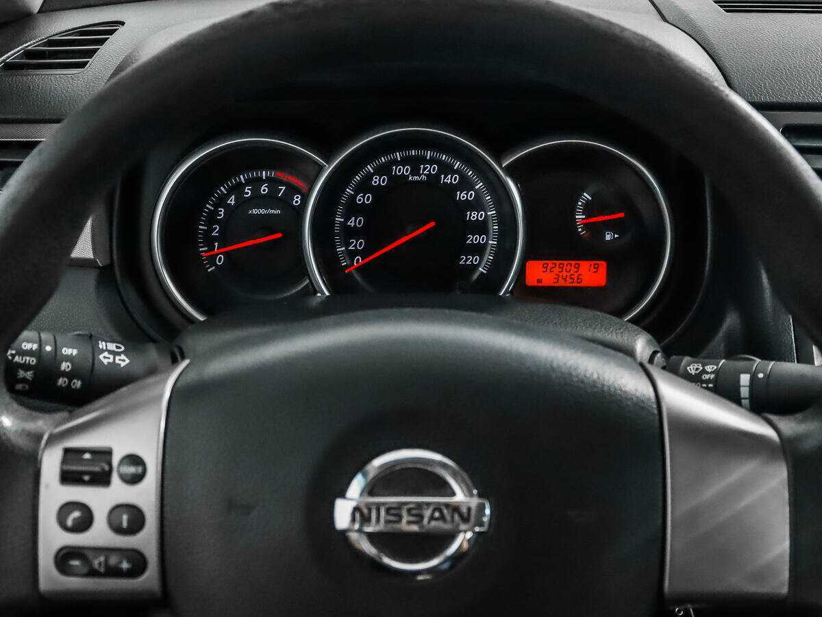 Купить Nissan Tiida с пробегом. Фото: #15