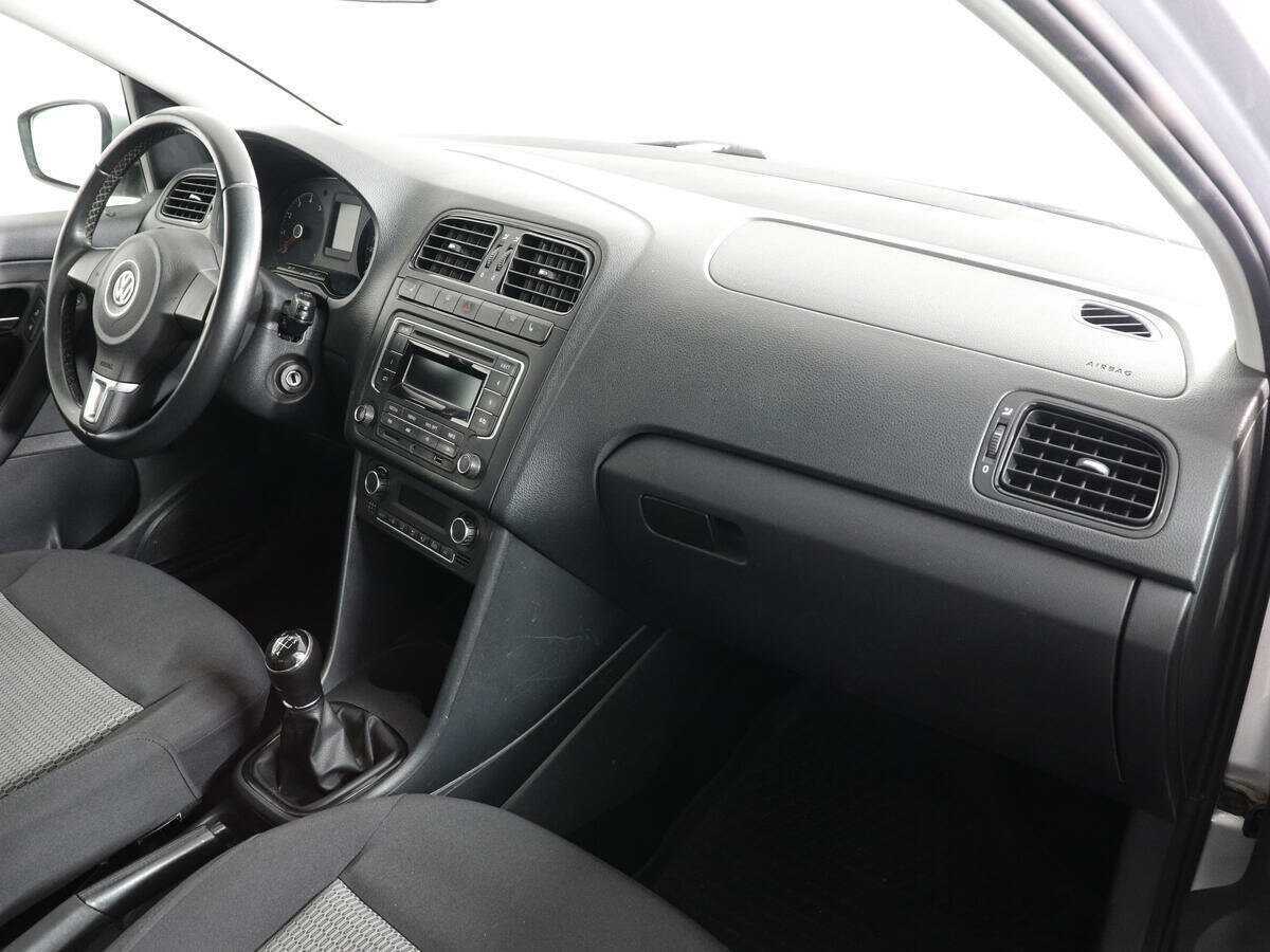 Купить Volkswagen Polo с пробегом. Фото: #9