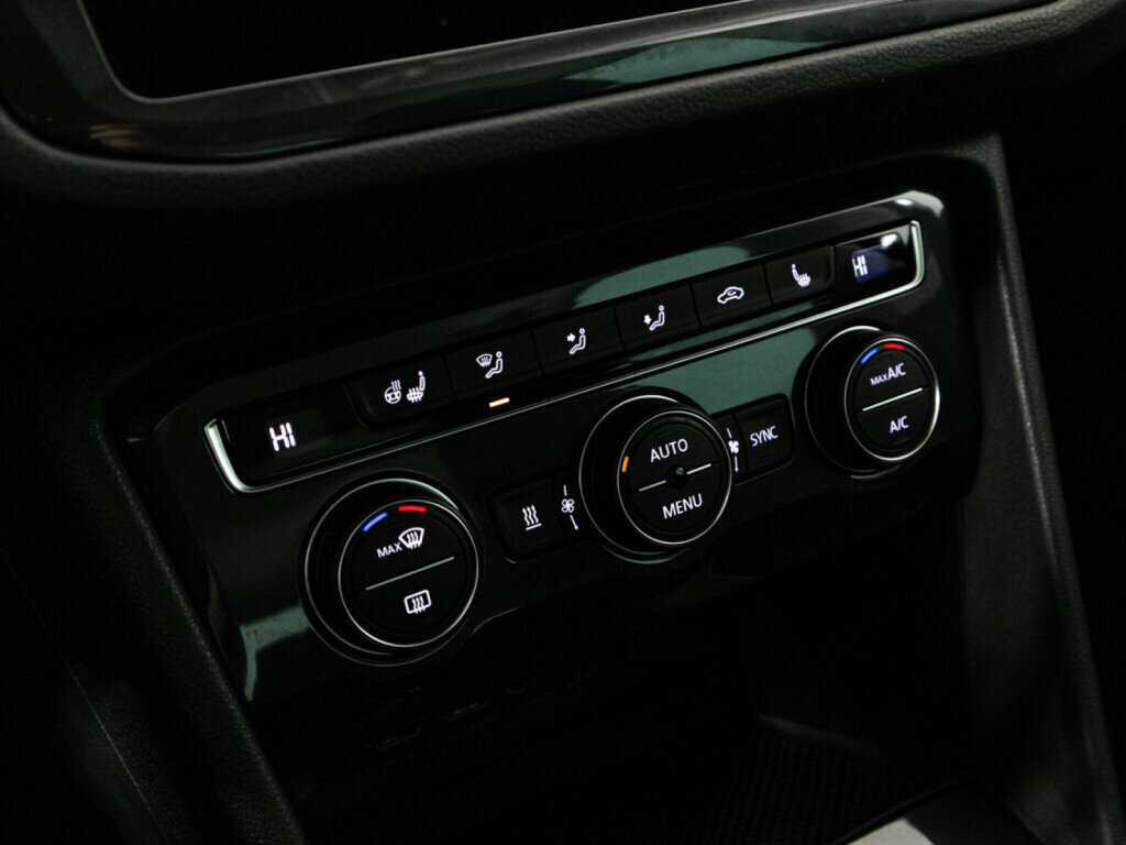 Купить Volkswagen Tiguan с пробегом. Фото: #17