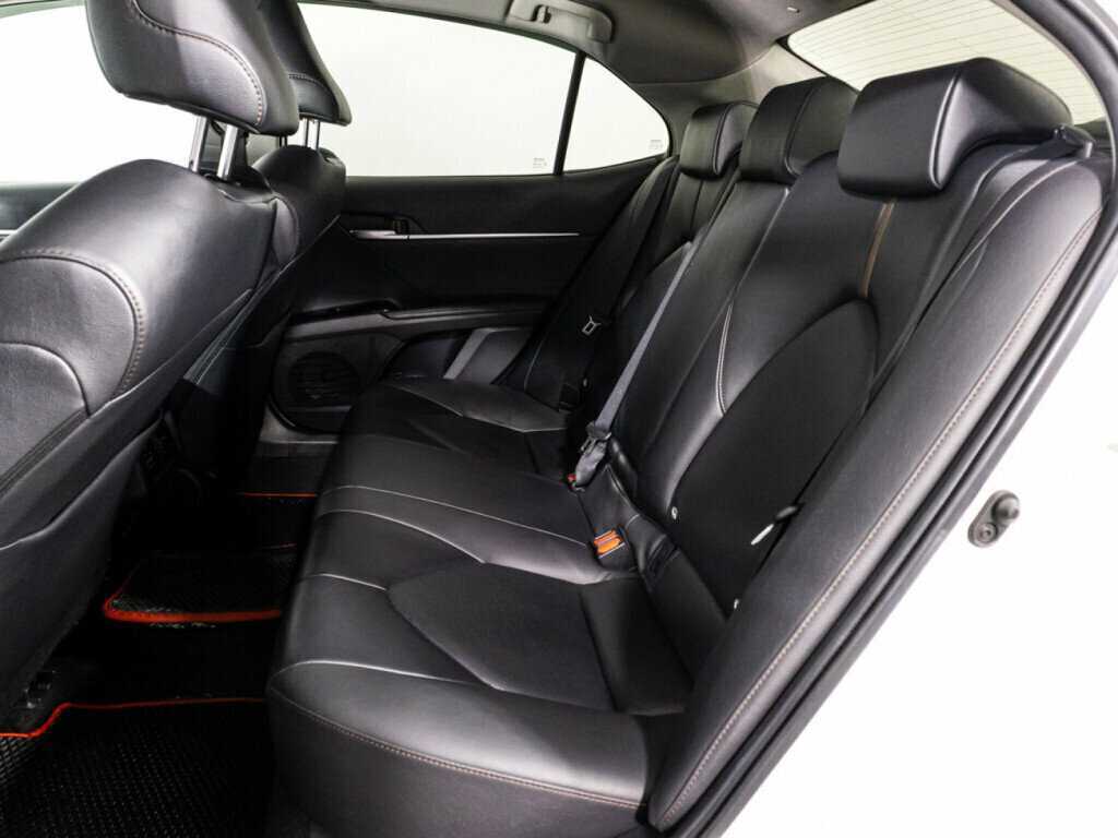 Купить Toyota Camry с пробегом. Фото: #9