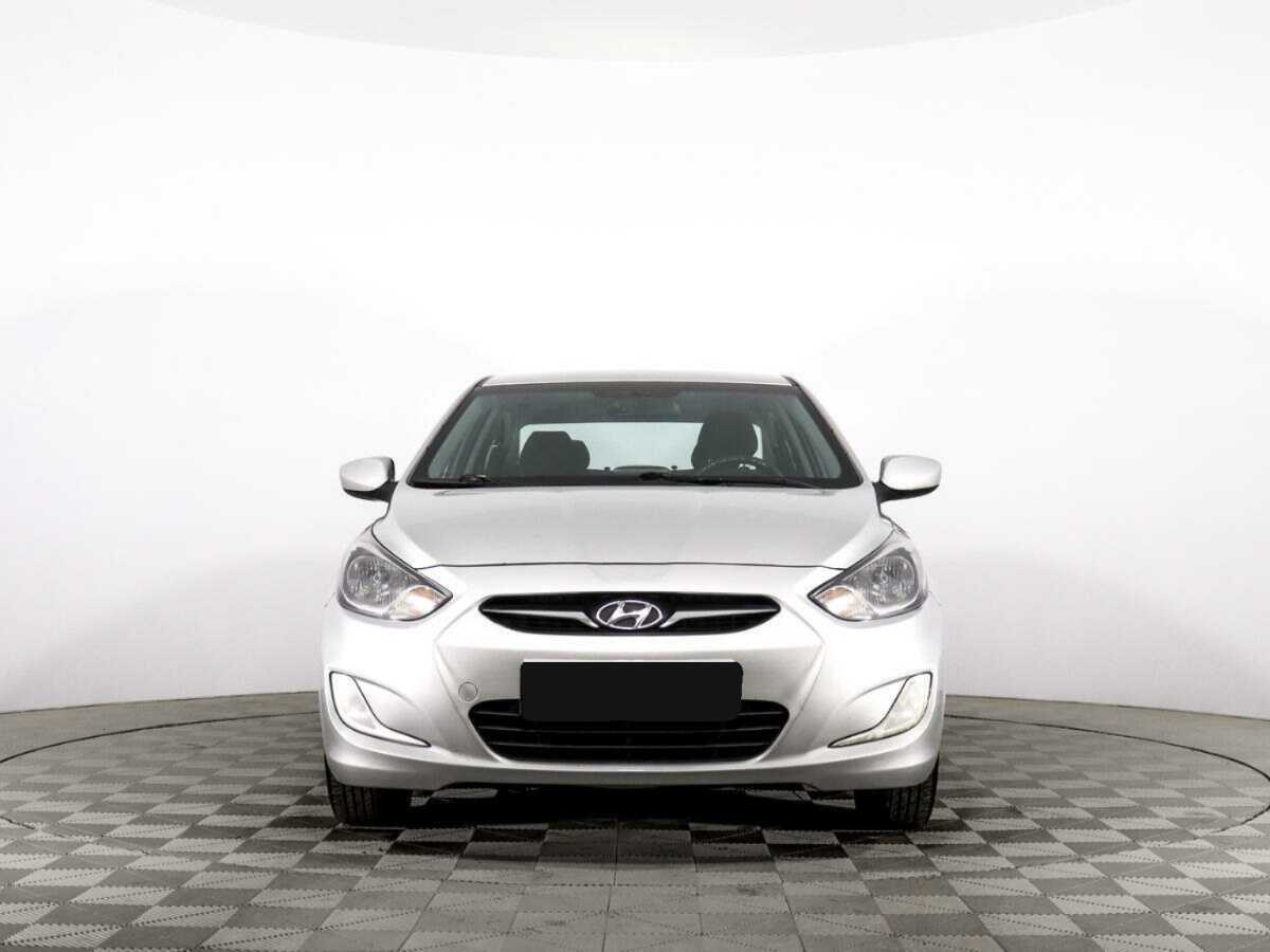 Купить Hyundai Solaris с пробегом. Фото: #1