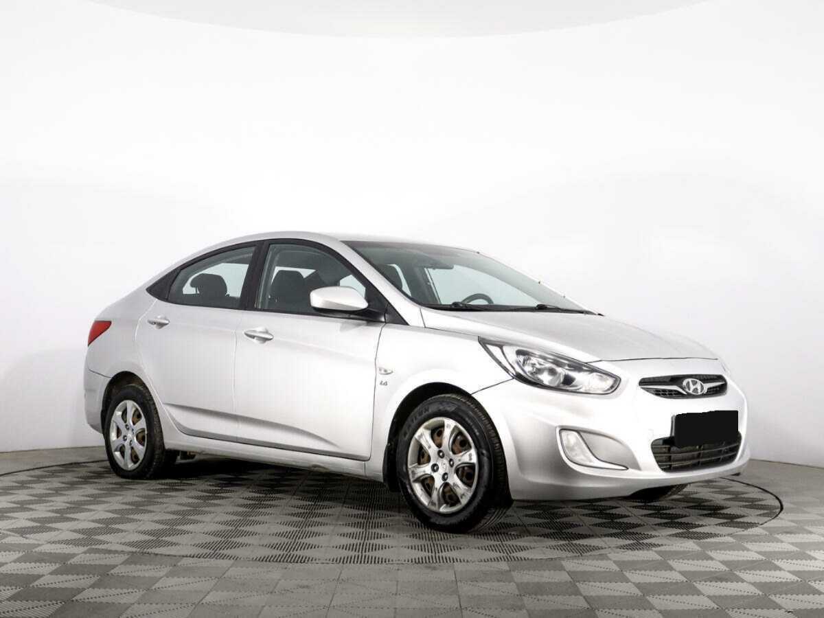 Купить Hyundai Solaris с пробегом. Фото: #2